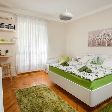 Private Accommodation Milisa Pensjonat *